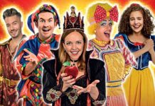 An image of the panto - Snow White - at the Mansfield Apollo