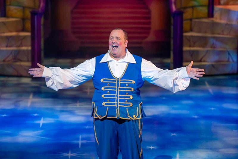 Neil Hurst as Buttons