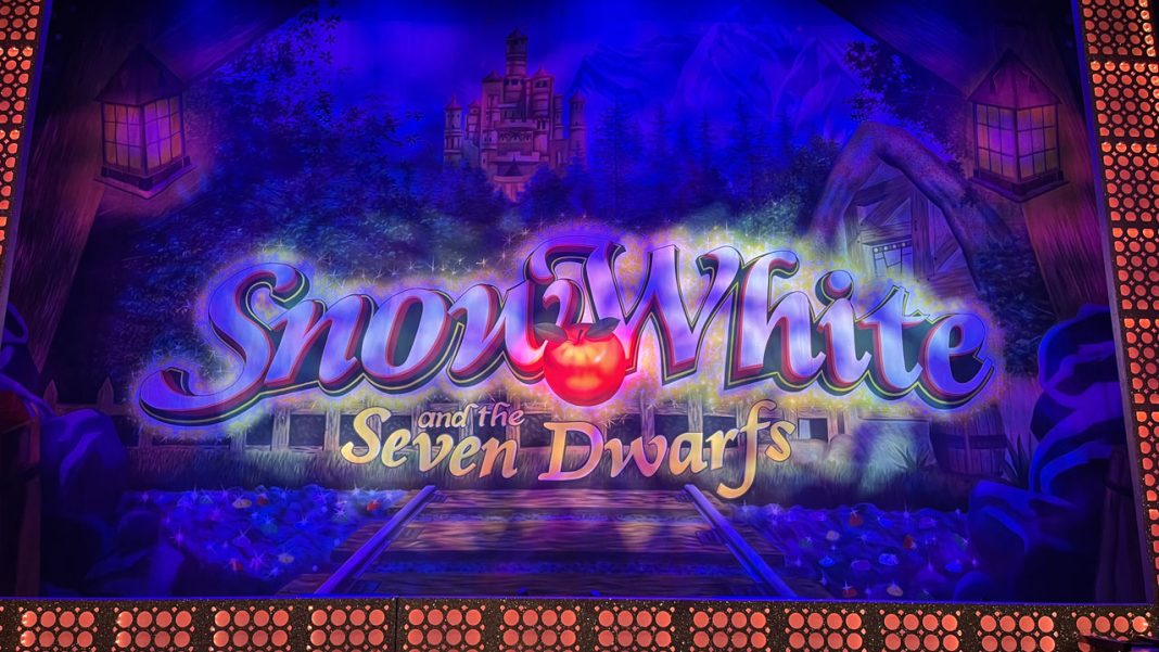 snow-white-mansfield-palace-theatre-review-2025